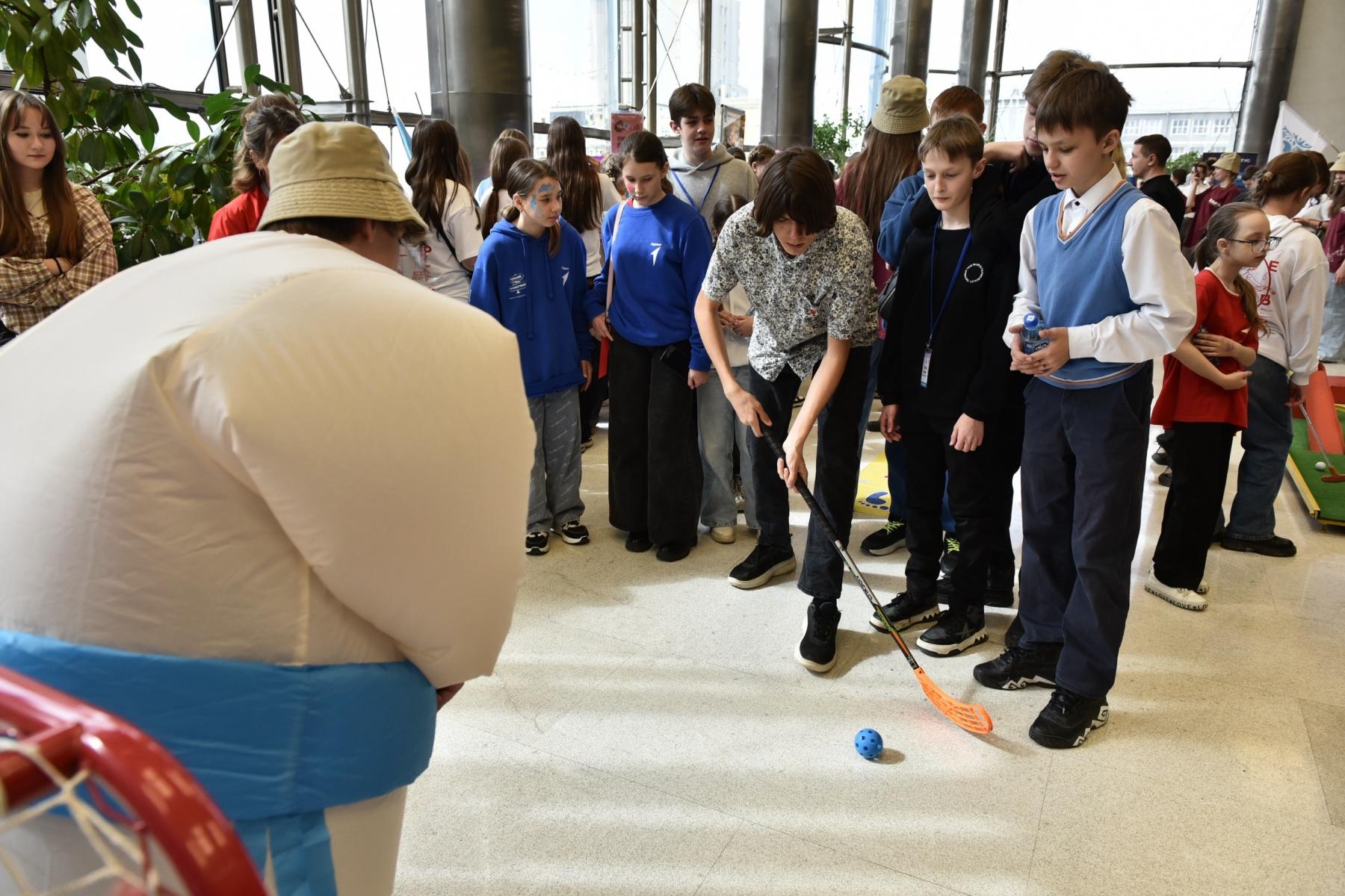 Фото Блогер «Окститесь», звёзды ТВ и свыше тысячи участников. В Новосибирске проходит грандиозный молодёжный форум «МЕДИАПРИТЯЖЕНИЕ: НОВОСИБИРЬ 2.0» 27