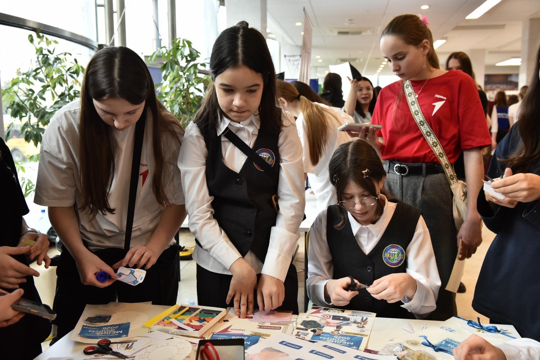 Фото Блогер «Окститесь», звёзды ТВ и свыше тысячи участников. В Новосибирске проходит грандиозный молодёжный форум «МЕДИАПРИТЯЖЕНИЕ: НОВОСИБИРЬ 2.0» 12