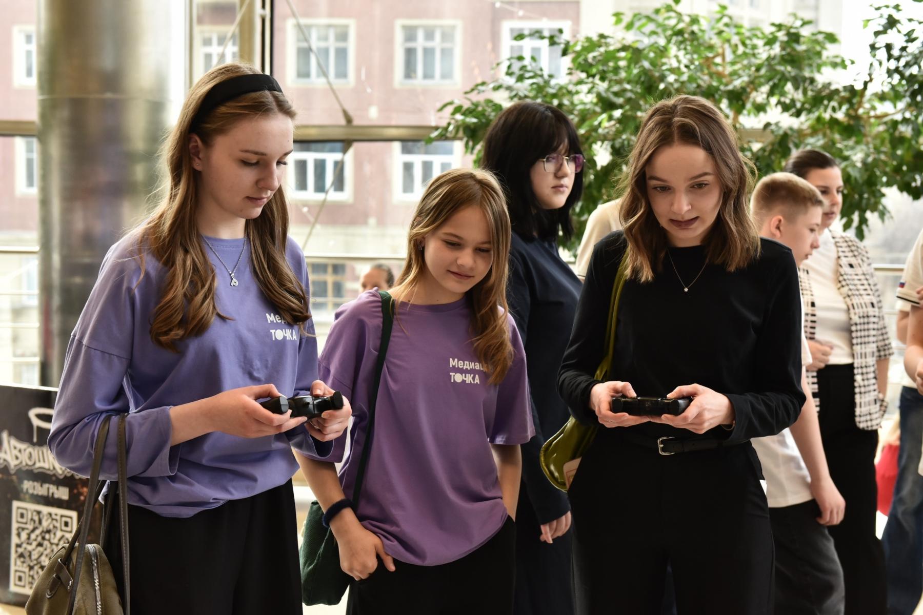 Фото Блогер «Окститесь», звёзды ТВ и свыше тысячи участников. В Новосибирске проходит грандиозный молодёжный форум «МЕДИАПРИТЯЖЕНИЕ: НОВОСИБИРЬ 2.0» 14