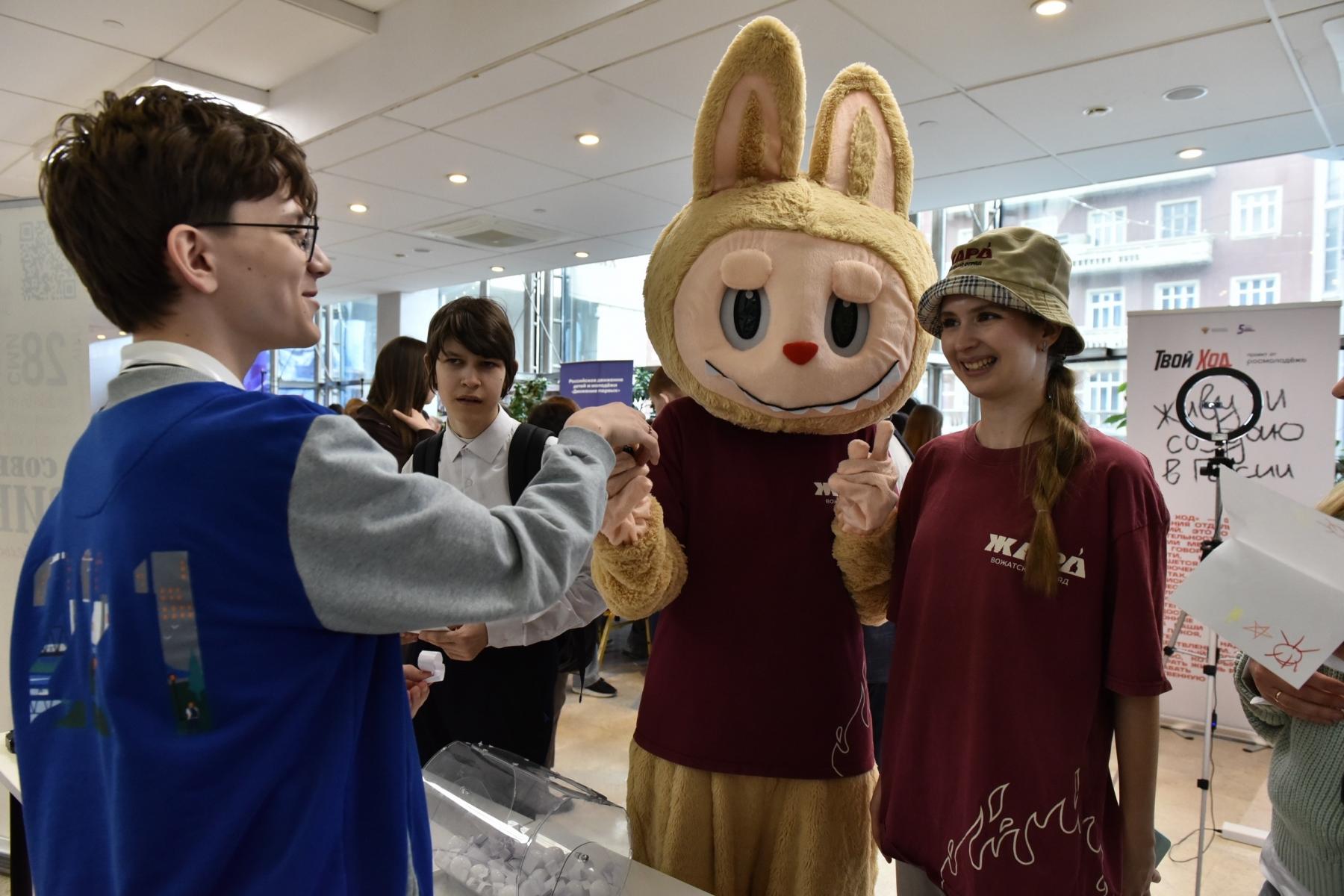 Фото Блогер «Окститесь», звёзды ТВ и свыше тысячи участников. В Новосибирске проходит грандиозный молодёжный форум «МЕДИАПРИТЯЖЕНИЕ: НОВОСИБИРЬ 2.0» 21