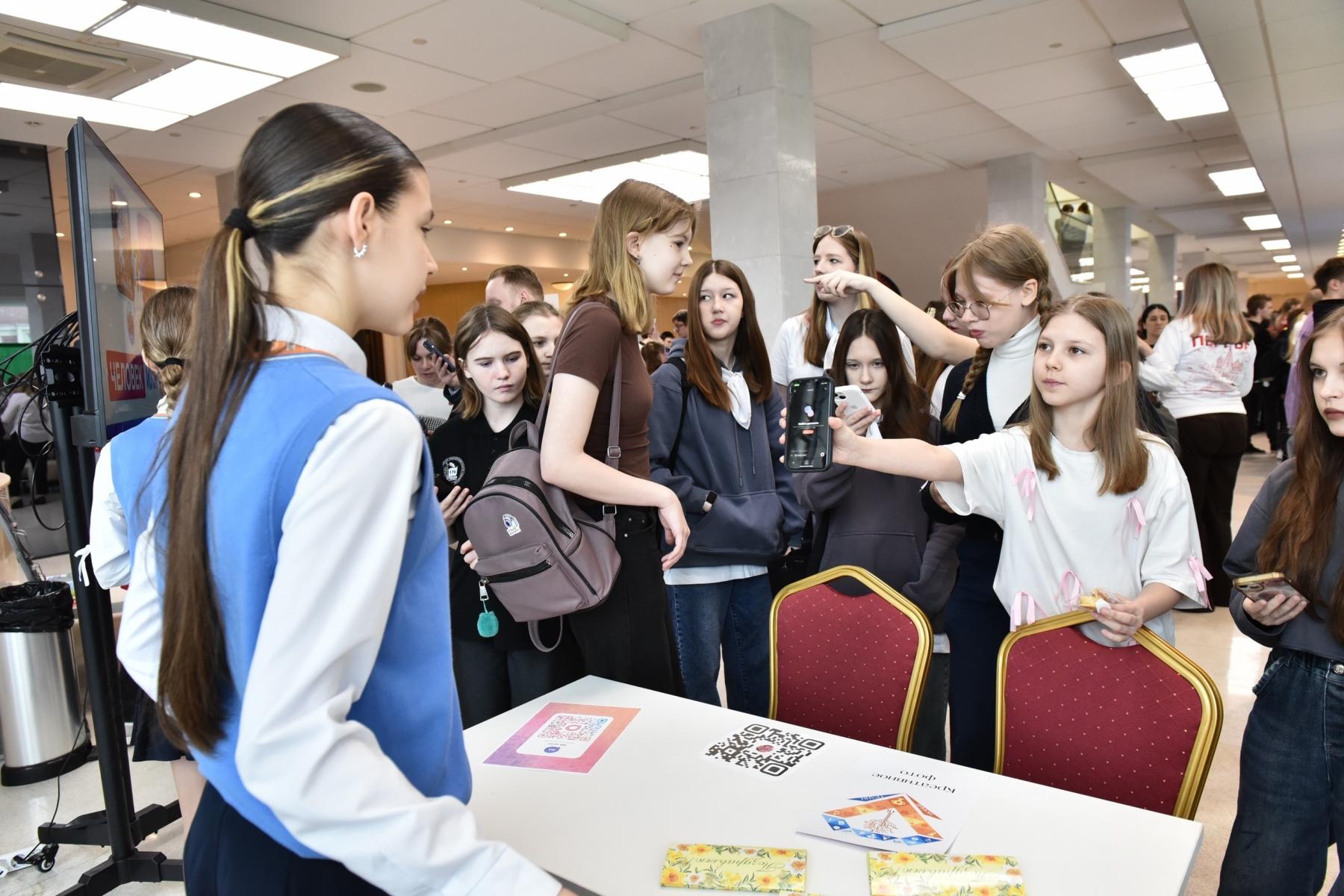 Фото Блогер «Окститесь», звёзды ТВ и свыше тысячи участников. В Новосибирске проходит грандиозный молодёжный форум «МЕДИАПРИТЯЖЕНИЕ: НОВОСИБИРЬ 2.0» 6