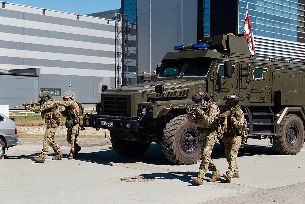 Фото Тест-драйвы, спецпоказ Росгвардии и водяные дуэли: как провести четыре дня на выставке «Активный отдых 2026» в Новосибирске 2 - Сиб.ФМ Фото Тест-драйвы, спецпоказ Росгвардии и водяные дуэли: как провести четыре дня на выставке «Активный отдых 2026» в Новосибирске 2