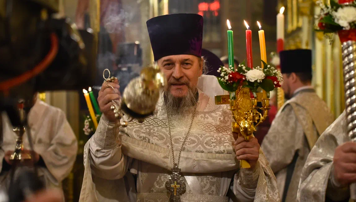 Фото Сотни прихожан пришли на ночную пасхальную службу в Вознесенский собор Новосибирска – 20 кадров 9 - Сиб.ФМ Фото Сотни прихожан пришли на ночную пасхальную службу в Вознесенский собор Новосибирска – 20 кадров 9