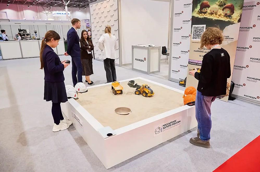 Фото Сибирский производитель представил инновационные сита для высоких температур и сложных материалов на выставке «Добыча. Обогащение. Металлургия» 2 - Сиб.ФМ Фото Сибирский производитель представил инновационные сита для высоких температур и сложных материалов на выставке «Добыча. Обогащение. Металлургия» 2