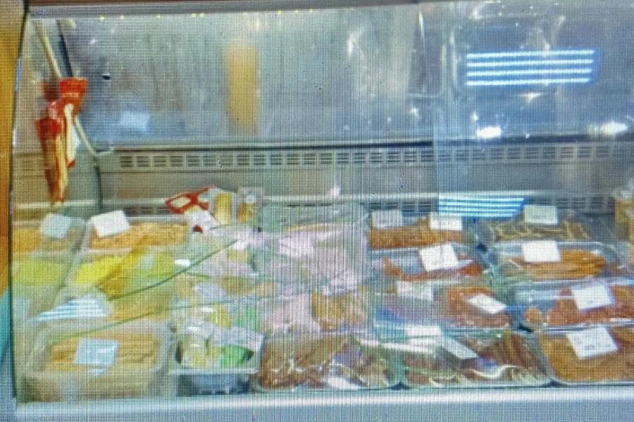 Фото В Новосибирске посетитель разбил витрину пивного бара и попытался напасть на продавца 3 - Сиб.ФМ Фото В Новосибирске посетитель разбил витрину пивного бара и попытался напасть на продавца 3