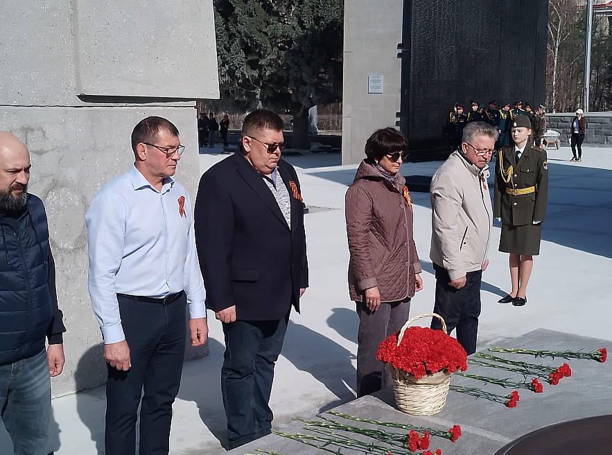 Фото В Новосибирске прошла 77-я легкоатлетическая эстафета памяти воинов-сибиряков 4