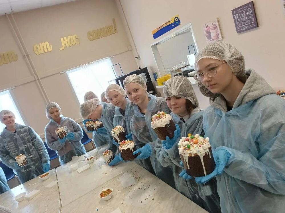 Фото Первый шаг к профессии: школьники Омска посетили предприятия 3