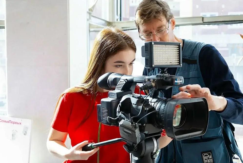 Фото Как превратить блог в искусство? Андрей Савочкин станет хедлайнером форума «МЕДИАПРИТЯЖЕНИЕ» в Новосибирске 17 апреля 2026 года 2