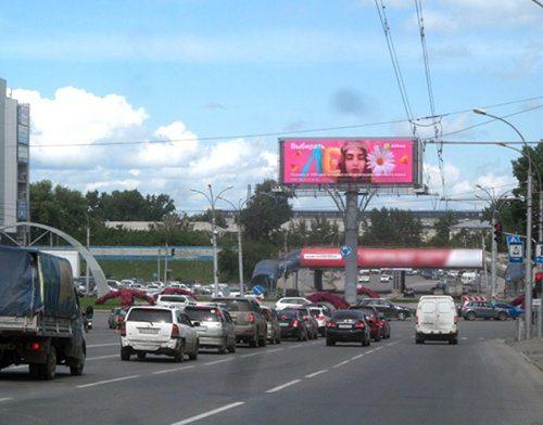 Площадь энергетиков. Новосибирская площадь труда. Площадь Энергетиков труда Новосибирск. Площадь труда Новосибирск фото. Реклама на экранах в Новосибирске.