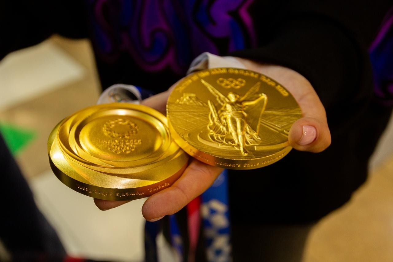 Фото «Я прямо кайфанула»: саблистка София Позднякова рассказала, как потратит премию за золотые медали Олимпиады 5