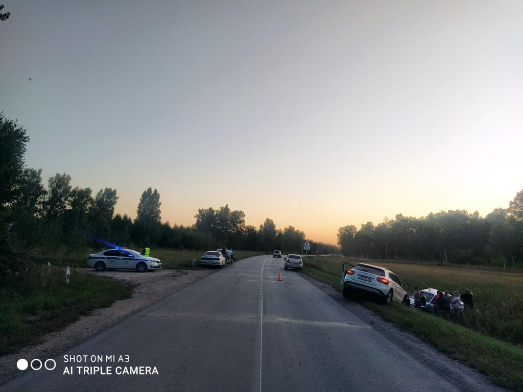 Фото Два человека погибли в ДТП с Mercedes Benz под Новосибирском 2