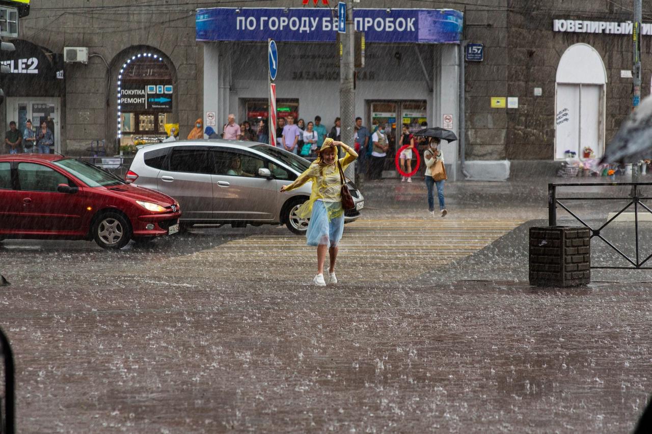 Фото «Рвачи и хапуги!»: жители Новосибирска жалуются на таксистов, которые взвинтили цены из-за дождя 2
