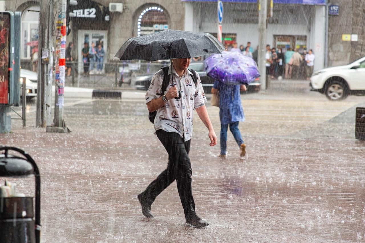 Фото «Рвачи и хапуги!»: жители Новосибирска жалуются на таксистов, которые взвинтили цены из-за дождя 6