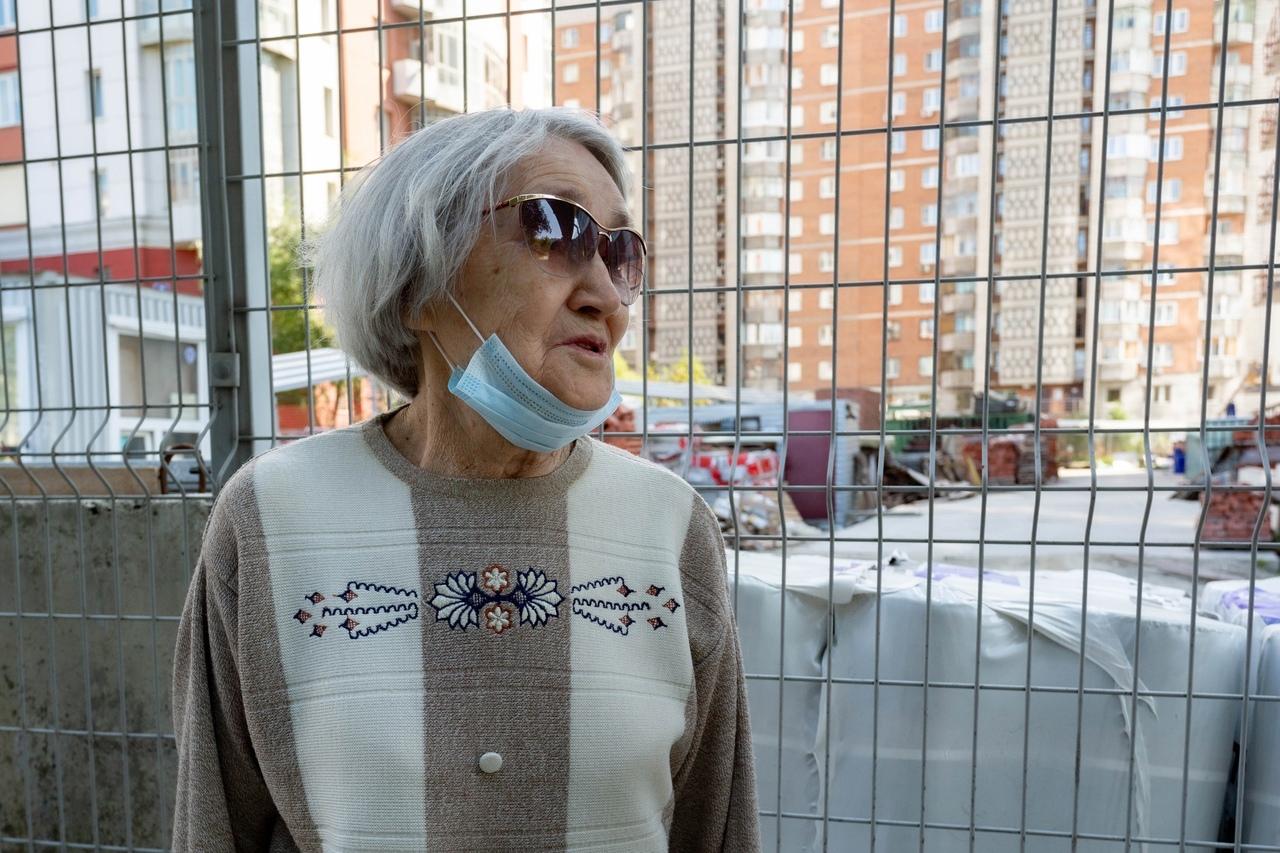 Фото «Сапоги от Путина»: пенсионеры из Новосибирска рассказали, на что потратят выплату 10 000 рублей 2