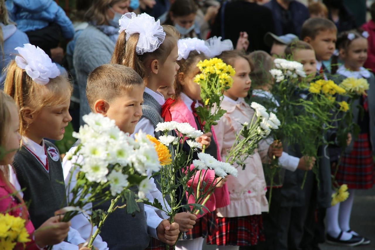 Фото В Новосибирске родители потратили более 20 тысяч рублей на сборы в школу 4
