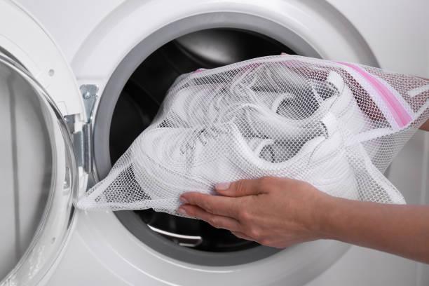 Фото Как стирать кеды и кроссовки в стиральной машине, чтобы не расклеились 3