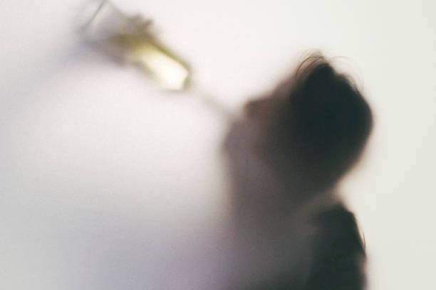 Фото «Несмотря на милое личико»: три главных симптома женского алкоголизма – проверьте себя 4