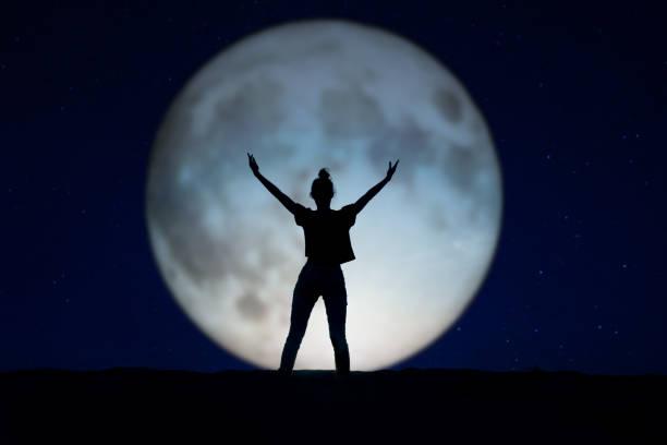 Фото Роковое осетровое полнолуние 12 августа 2022: астрологи назвали главную опасность это дня для женщин 2