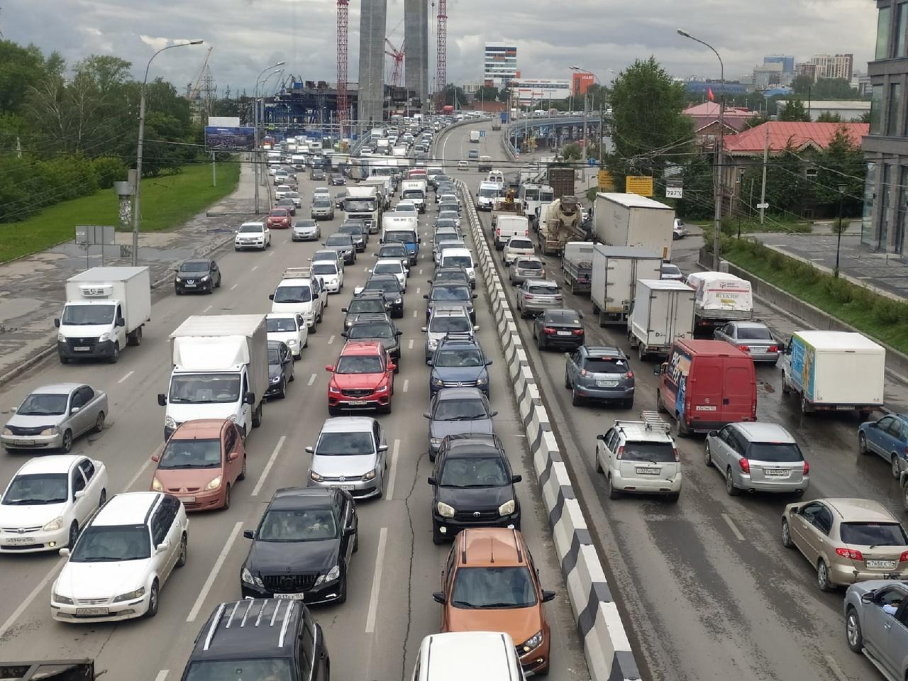 Фото «Опоздала на минуту до конца регистрации»: жительница Новосибирска не смогла улететь из-за пробки у Толмачёво 4