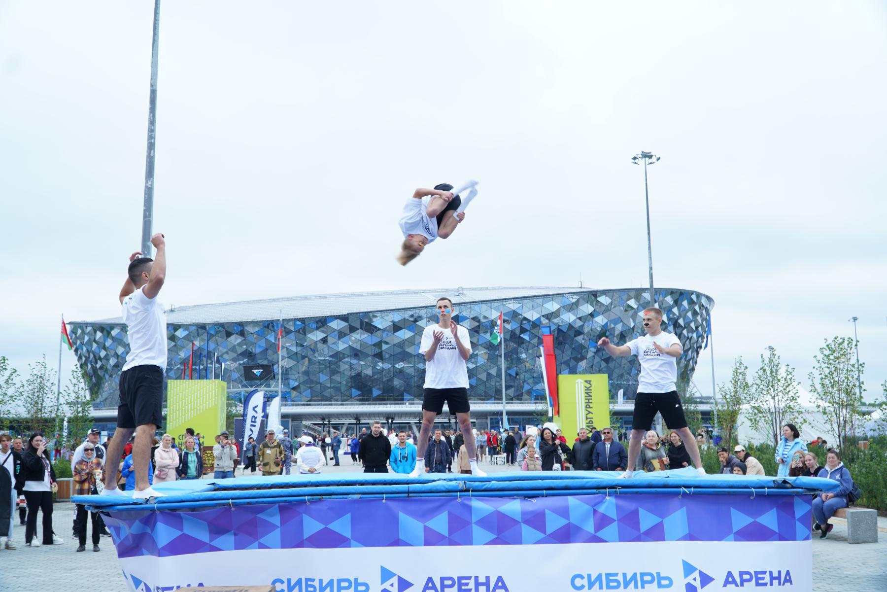 Фото В Новосибирске 13 августа открылась «Сибирь-Арена»: 15 лучших кадров с церемонии 3