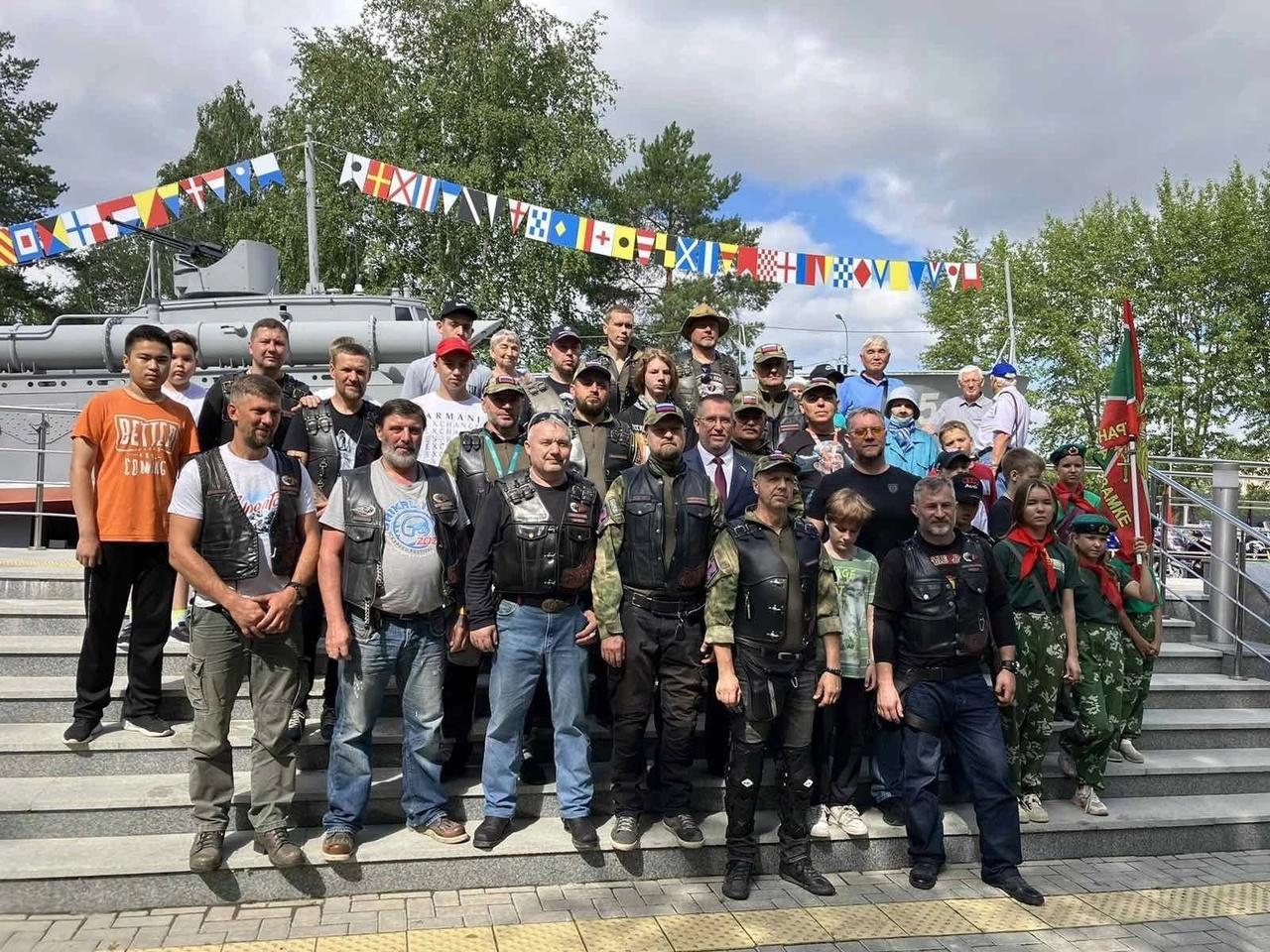 Фото Мотоциклисты из Новосибирска посетили музеи боевой славы в двух сибирских городах 6