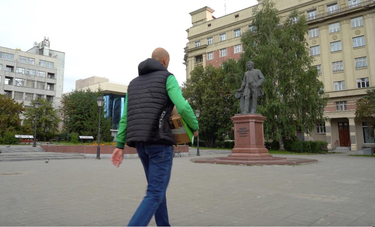 Фото Вяжущая ДНК мышь и гигантские карандаши: где в Новосибирске находятся самые необычные памятники 9