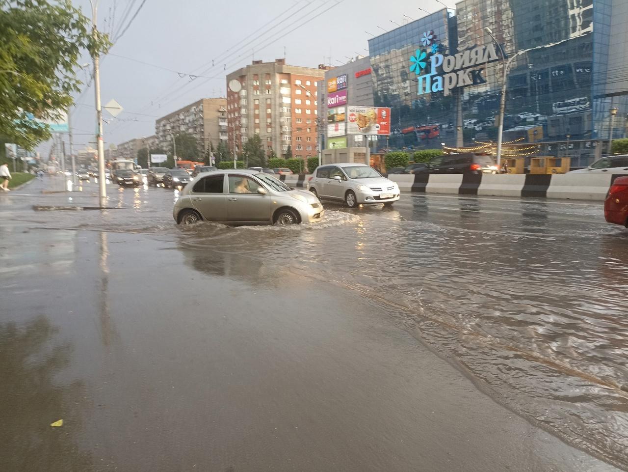 Фото Правый берег Новосибирска затопило после сильного дождя 31 июля 2
