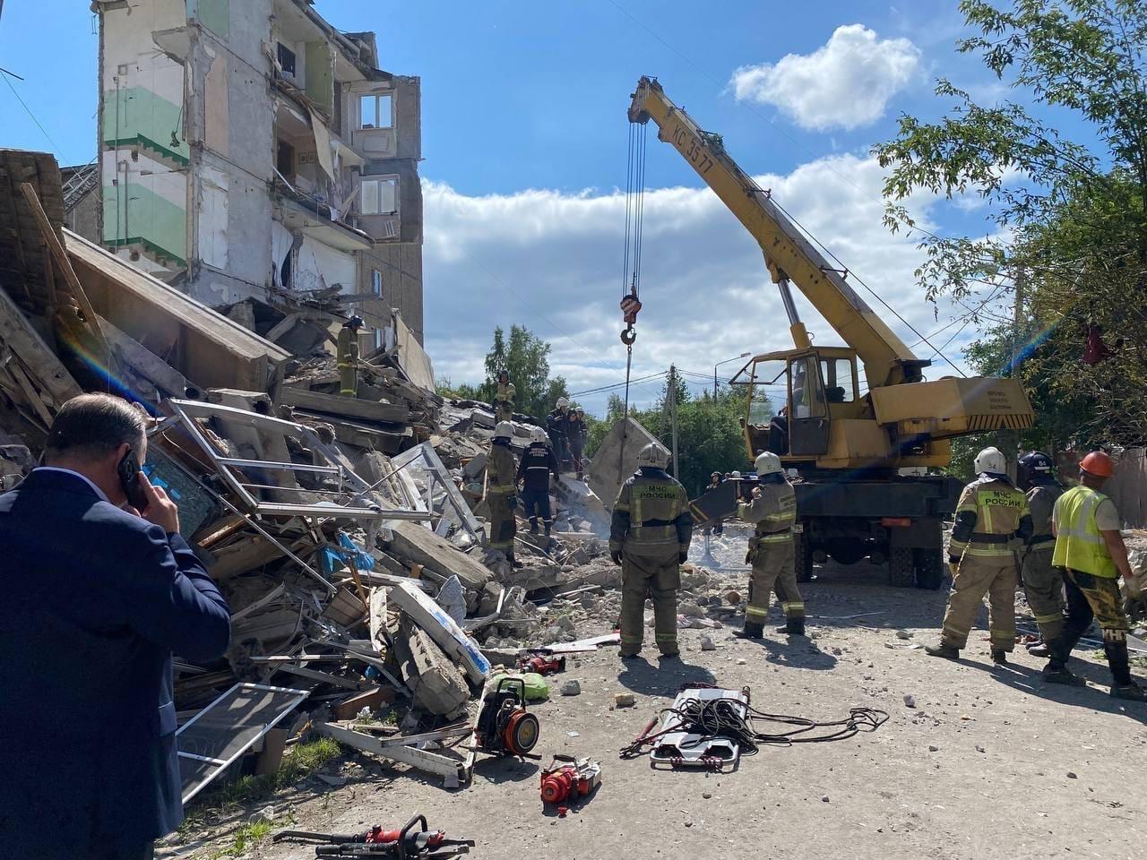 Фото Четверо погибших: в Нижнем Тагиле из-за газа взорвался пятиэтажный дом 2