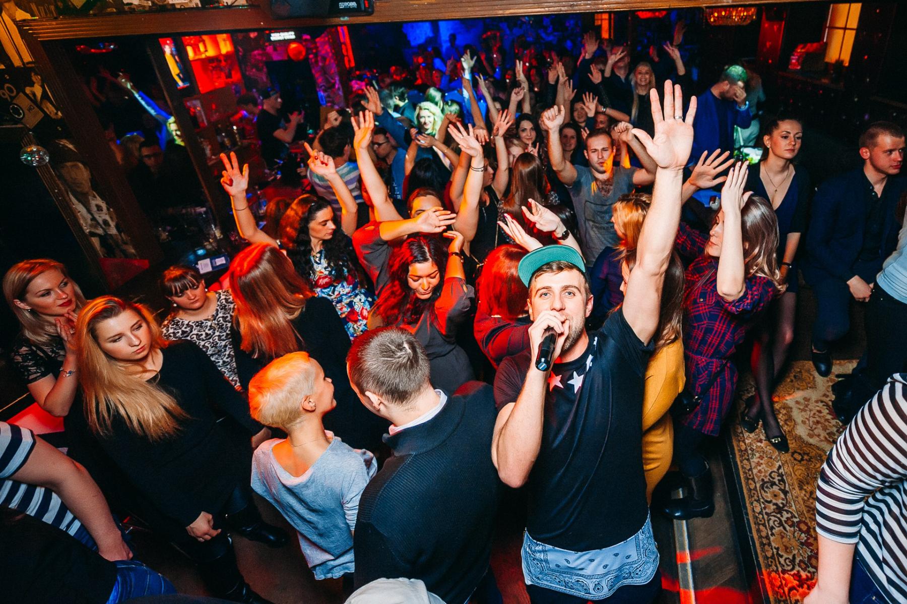 Фото Руки ВВерх! Бар дарит скидку до 50% на любые банкеты! 2 - Сиб.ФМ Фото Руки ВВерх! Бар дарит скидку до 50% на любые банкеты! 2