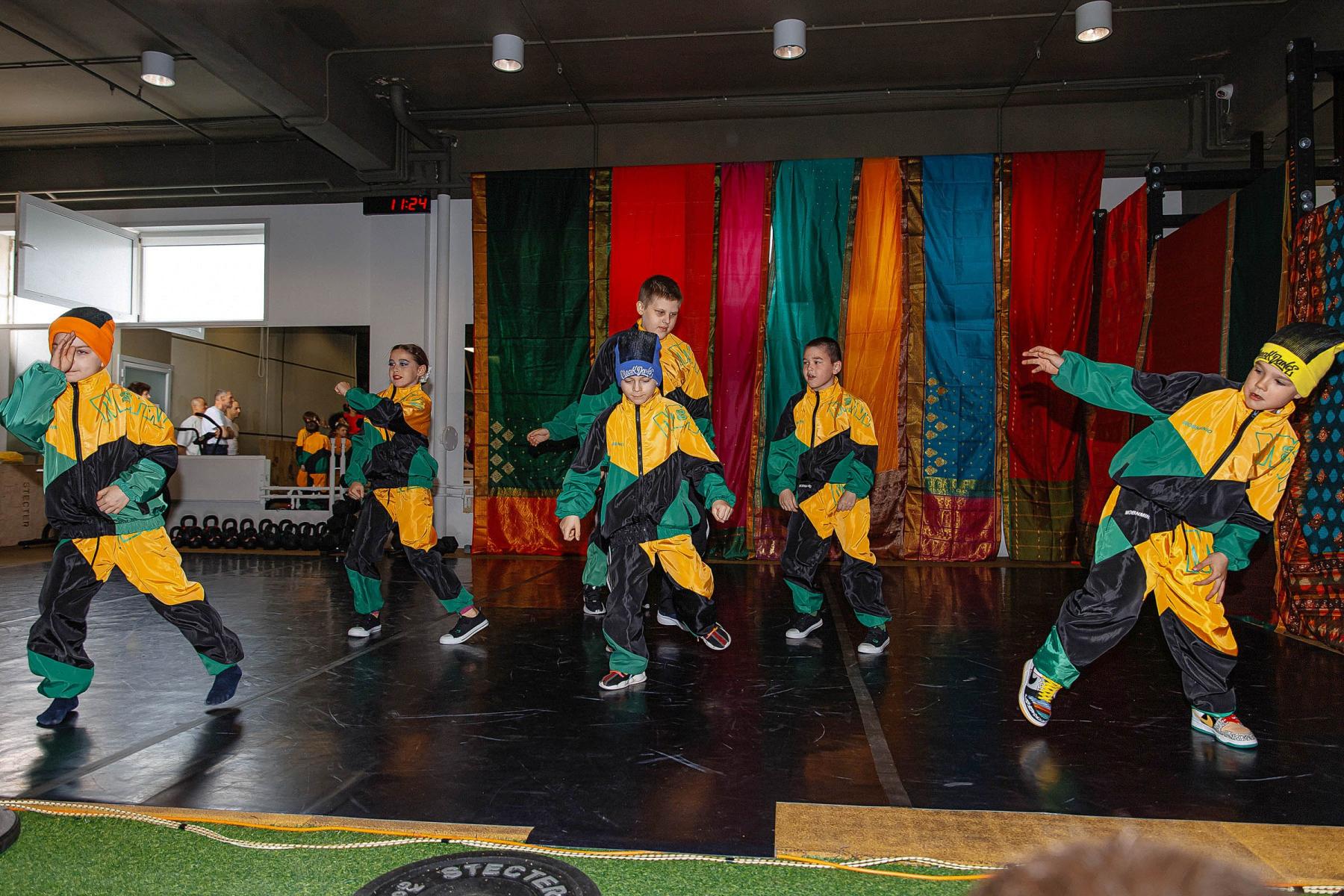 Фото Новосибирский центр творчества объединил в себе единоборства, йогу и танцы 9 - Сиб.ФМ Фото Новосибирский центр творчества объединил в себе единоборства, йогу и танцы 9