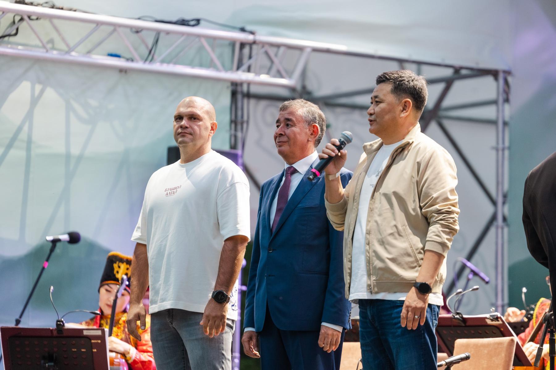 Фото «Большой Алтай»: праздник музыки, огня и единения культур 2 - Сиб.ФМ Фото «Большой Алтай»: праздник музыки, огня и единения культур 2