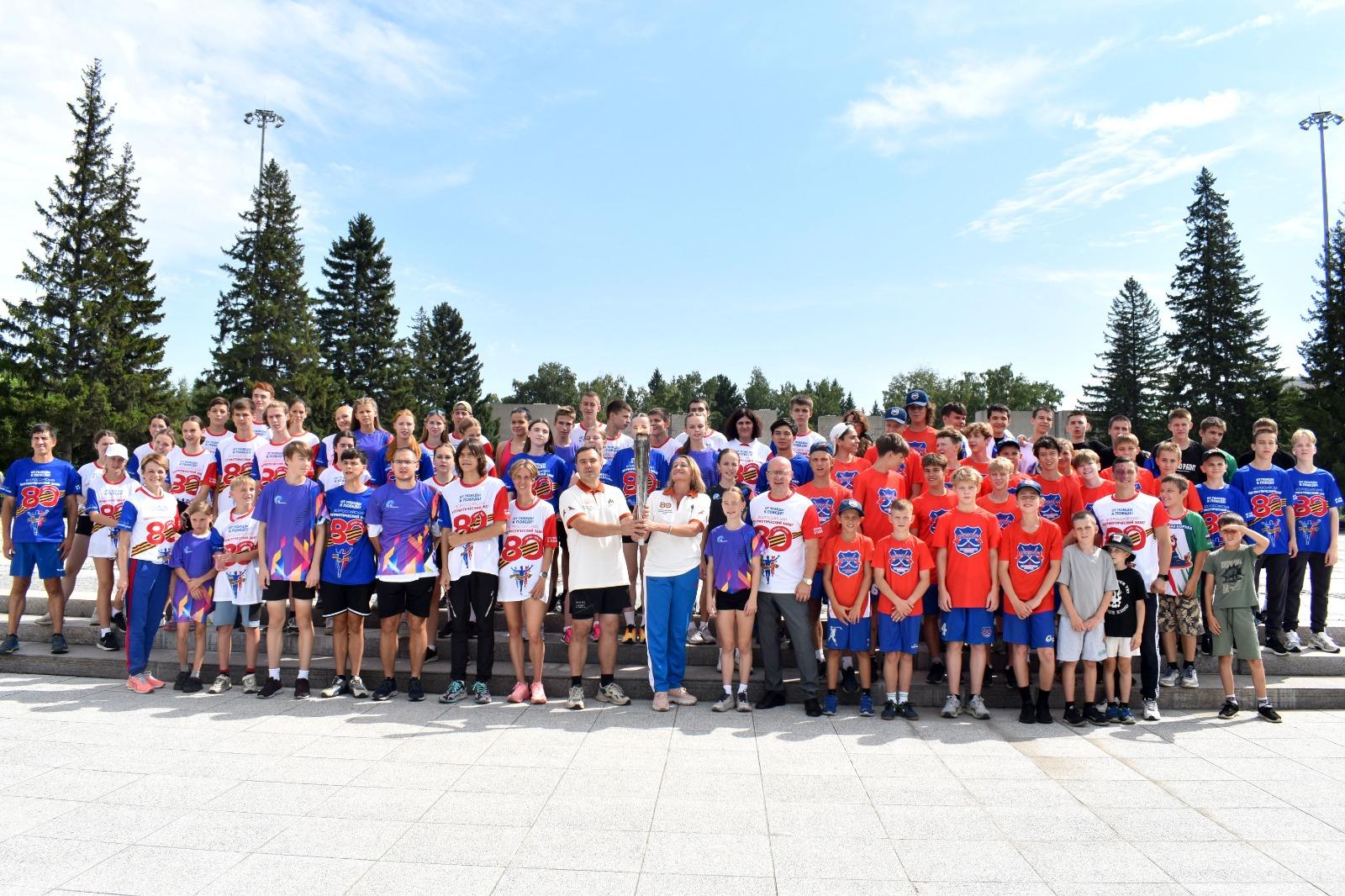 Фото Факел Победы – носитель истории. Этап всероссийской спортивно-патриотической акции принимал Новосибирск 5 - Сиб.ФМ Фото Факел Победы – носитель истории. Этап всероссийской спортивно-патриотической акции принимал Новосибирск 5