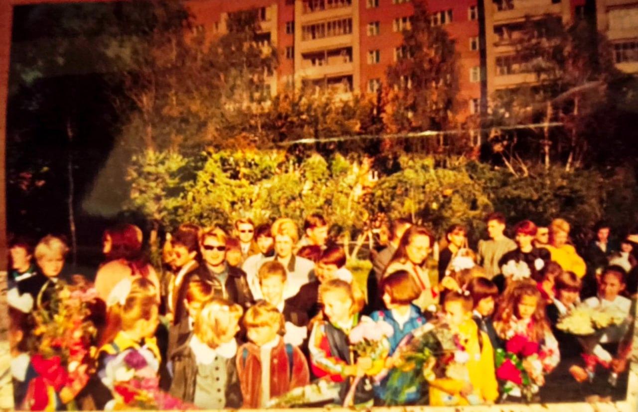 Фото Эпоха гладиолусов: каким было 1 сентября до родительских чатов 11 - Сиб.ФМ Фото Эпоха гладиолусов: каким было 1 сентября до родительских чатов 11