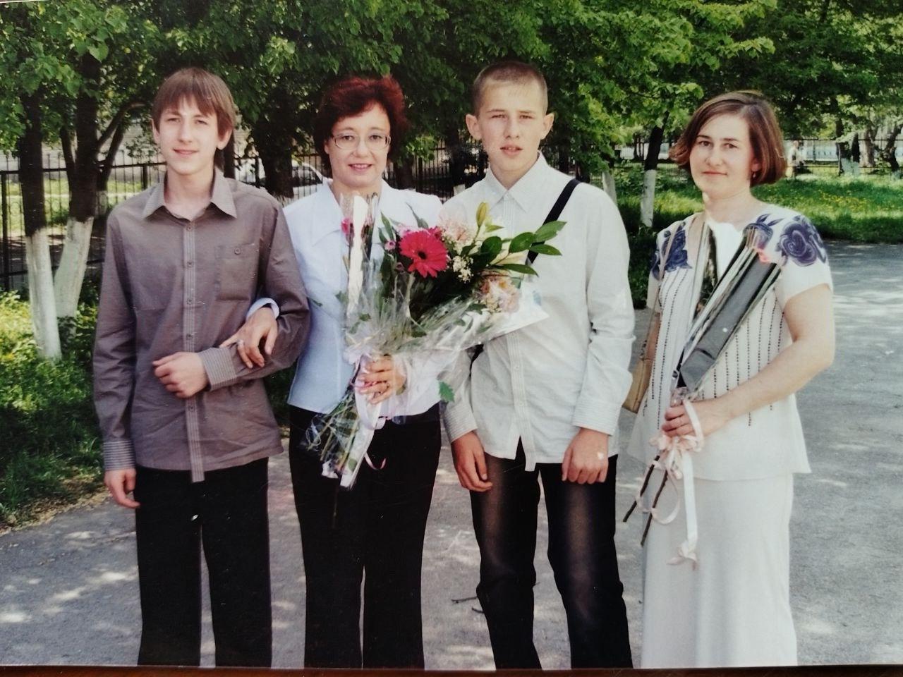 Фото Эпоха гладиолусов: каким было 1 сентября до родительских чатов 3 - Сиб.ФМ Фото Эпоха гладиолусов: каким было 1 сентября до родительских чатов 3