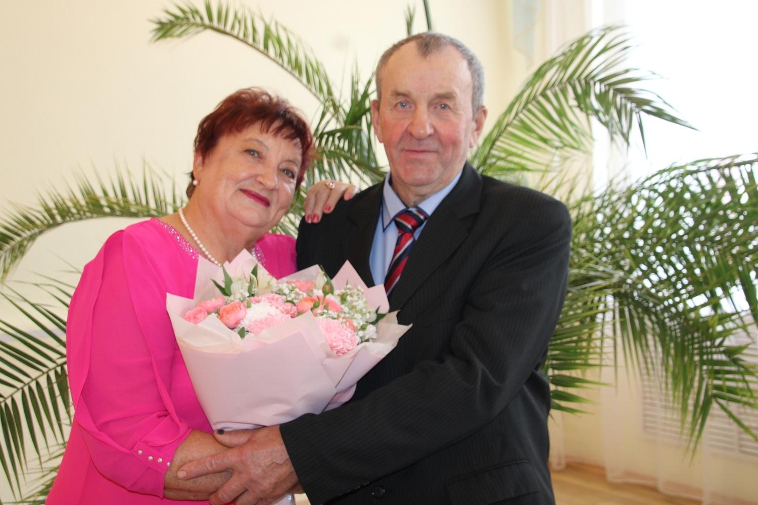 Фото Новосибирск отпраздновал рекордное количество августовских свадеб 6 - Сиб.ФМ Фото Новосибирск отпраздновал рекордное количество августовских свадеб 6