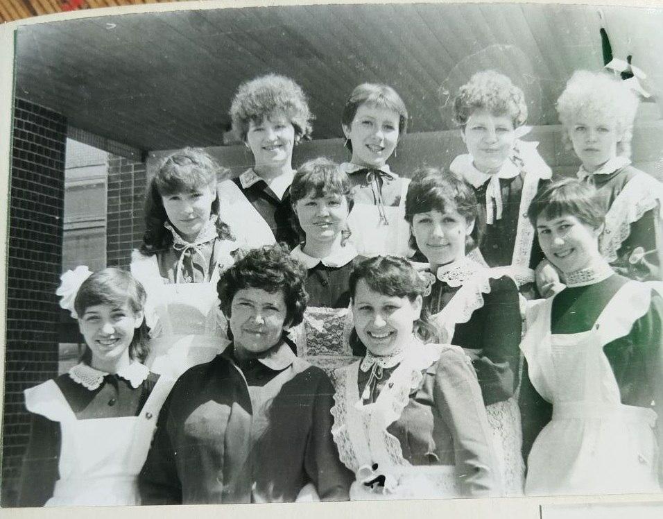 Фото Эпоха гладиолусов: каким было 1 сентября до родительских чатов 5 - Сиб.ФМ Фото Эпоха гладиолусов: каким было 1 сентября до родительских чатов 5