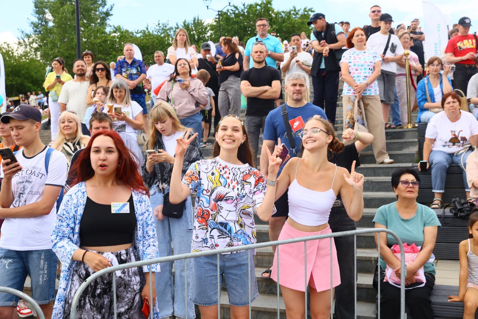 Фото «Линейка Первых»: Новосибирск даст яркий старт учебному году с Движением Первых! 3 - Сиб.ФМ Фото «Линейка Первых»: Новосибирск даст яркий старт учебному году с Движением Первых! 3