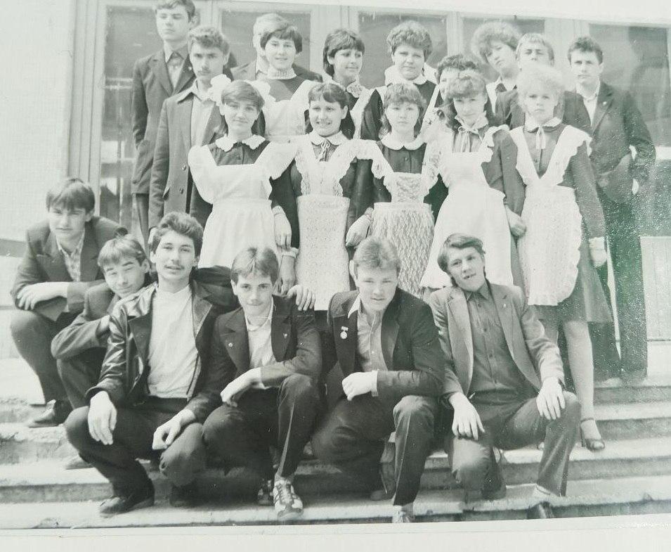 Фото Эпоха гладиолусов: каким было 1 сентября до родительских чатов 8 - Сиб.ФМ Фото Эпоха гладиолусов: каким было 1 сентября до родительских чатов 8