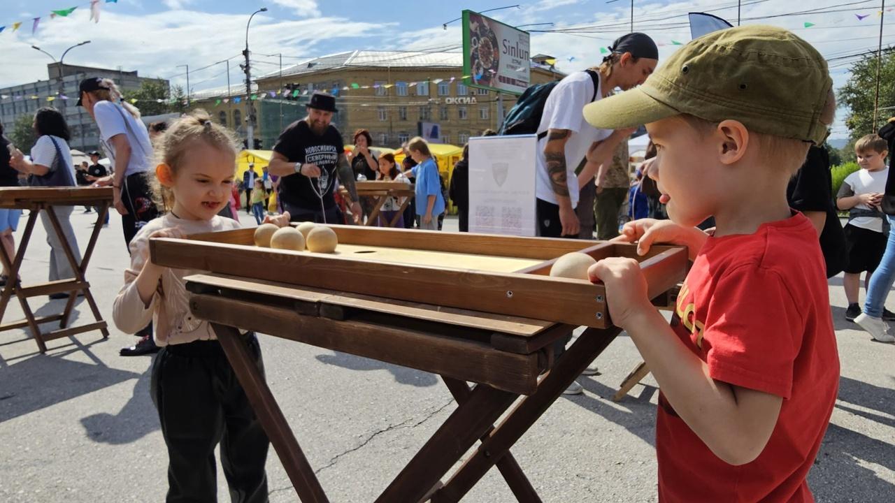 Фото В Новосибирске прошёл фестиваль традиционных ценностей «Русский двор» 7