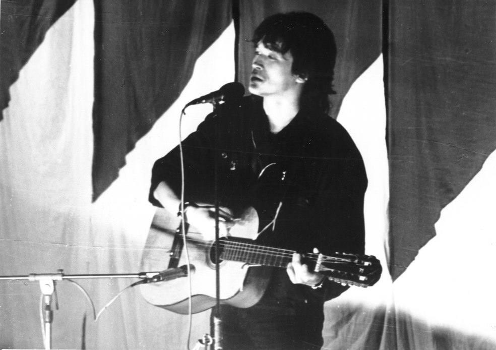 Фото В Новосибирске опубликованы архивные кадры концертов Виктора Цоя в 35-ю годовщину смерти 2