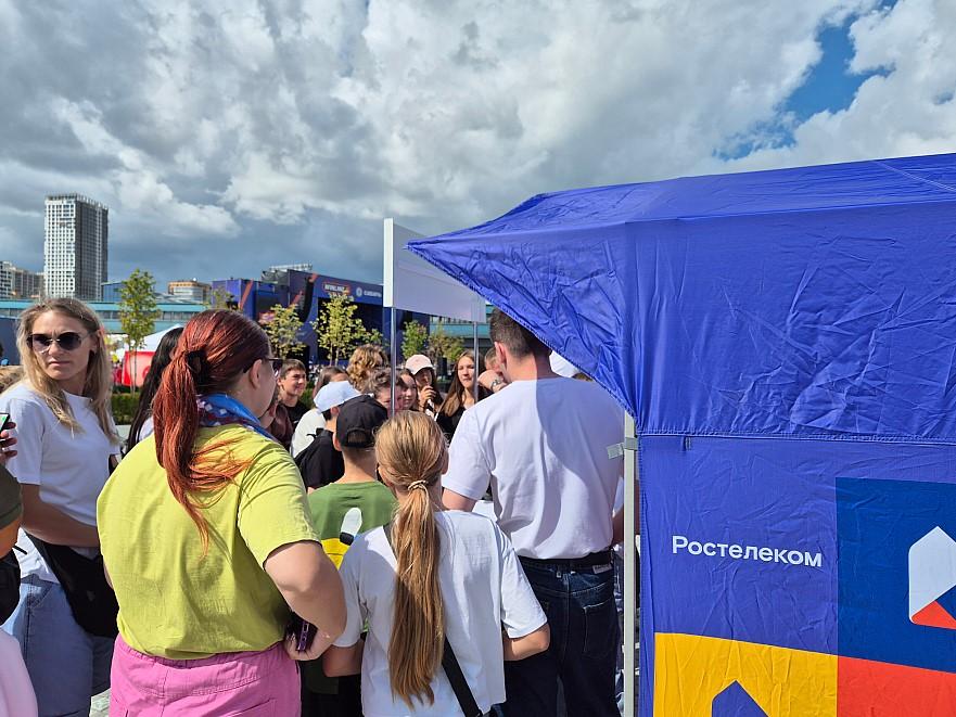 Фото Яркое начало сезона: «Ростелеком» стал партнером Дня болельщика ХК «Сибирь» 4 - Сиб.ФМ Фото Яркое начало сезона: «Ростелеком» стал партнером Дня болельщика ХК «Сибирь» 4