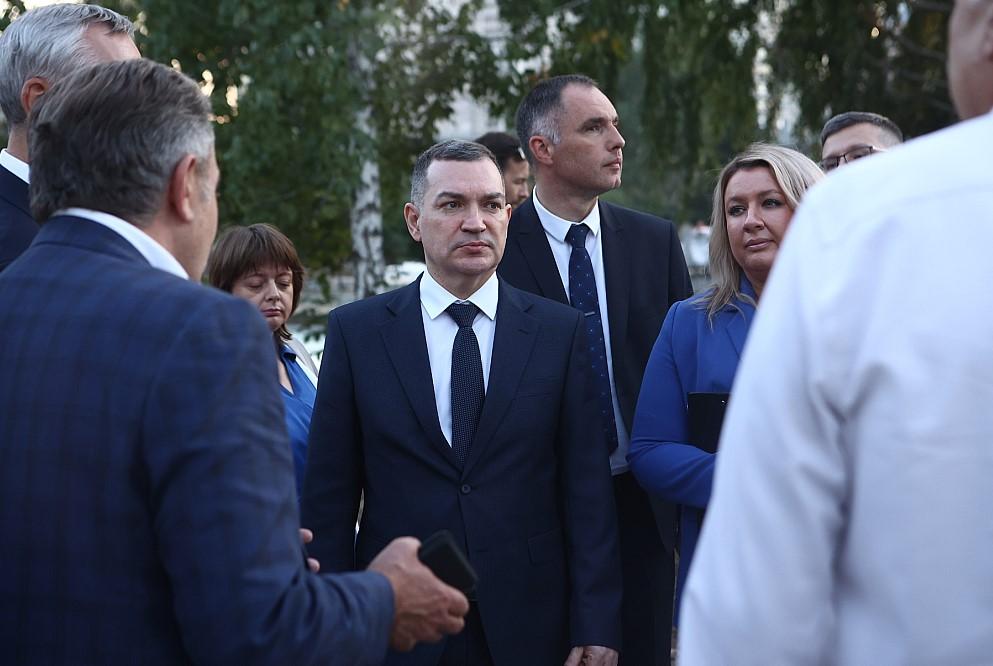 Фото Сквер имени Бугакова в Новосибирске благоустраивают частями — первая очередь будет готова в октябре 2 - Сиб.ФМ Фото Сквер имени Бугакова в Новосибирске благоустраивают частями — первая очередь будет готова в октябре 2