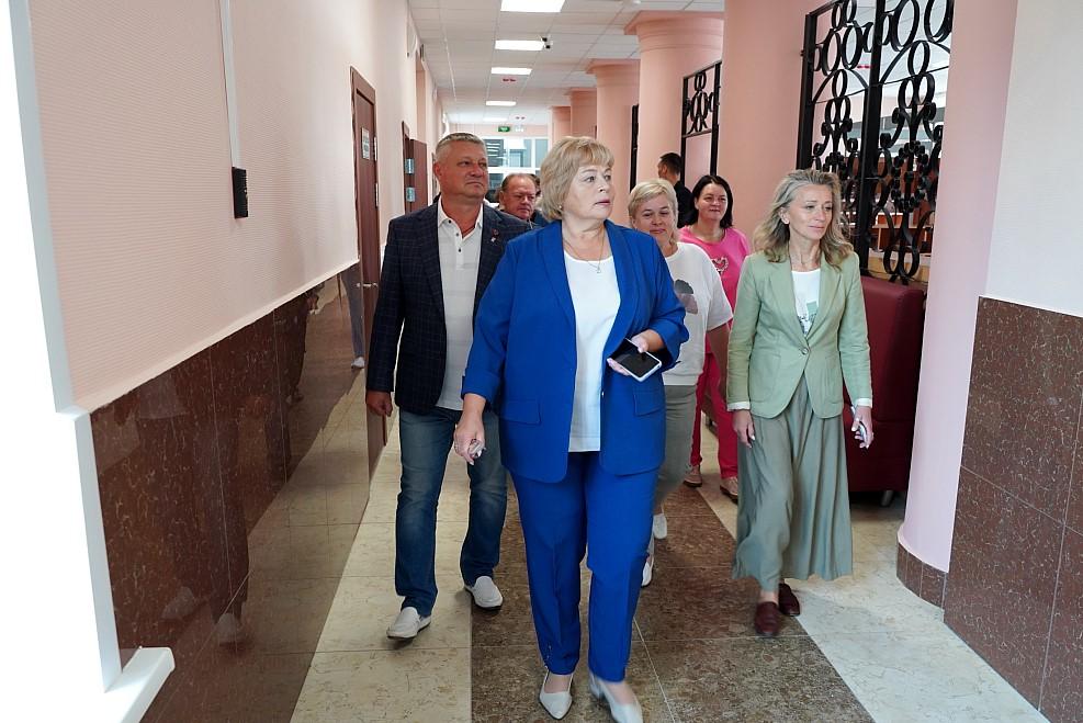 Фото «Единая Россия» организовала общественную приемку школы №78 в Калининском районе 2 - Сиб.ФМ Фото «Единая Россия» организовала общественную приемку школы №78 в Калининском районе 2