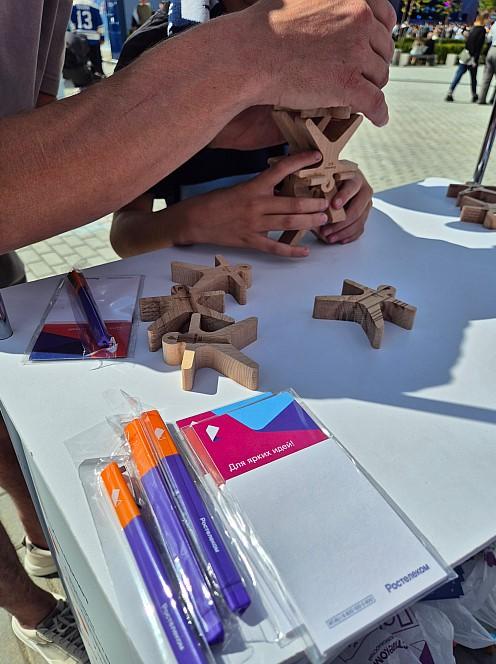 Фото Яркое начало сезона: «Ростелеком» стал партнером Дня болельщика ХК «Сибирь» 5 - Сиб.ФМ Фото Яркое начало сезона: «Ростелеком» стал партнером Дня болельщика ХК «Сибирь» 5