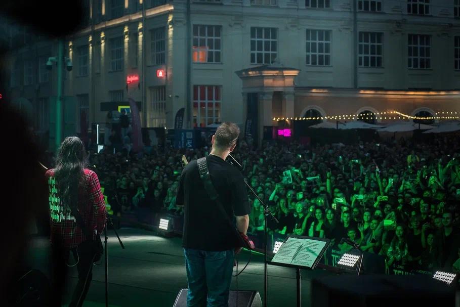 Фото Александр Пушной собрал аншлаг на концерте в Новосибирске. 20 ярких кадров 17