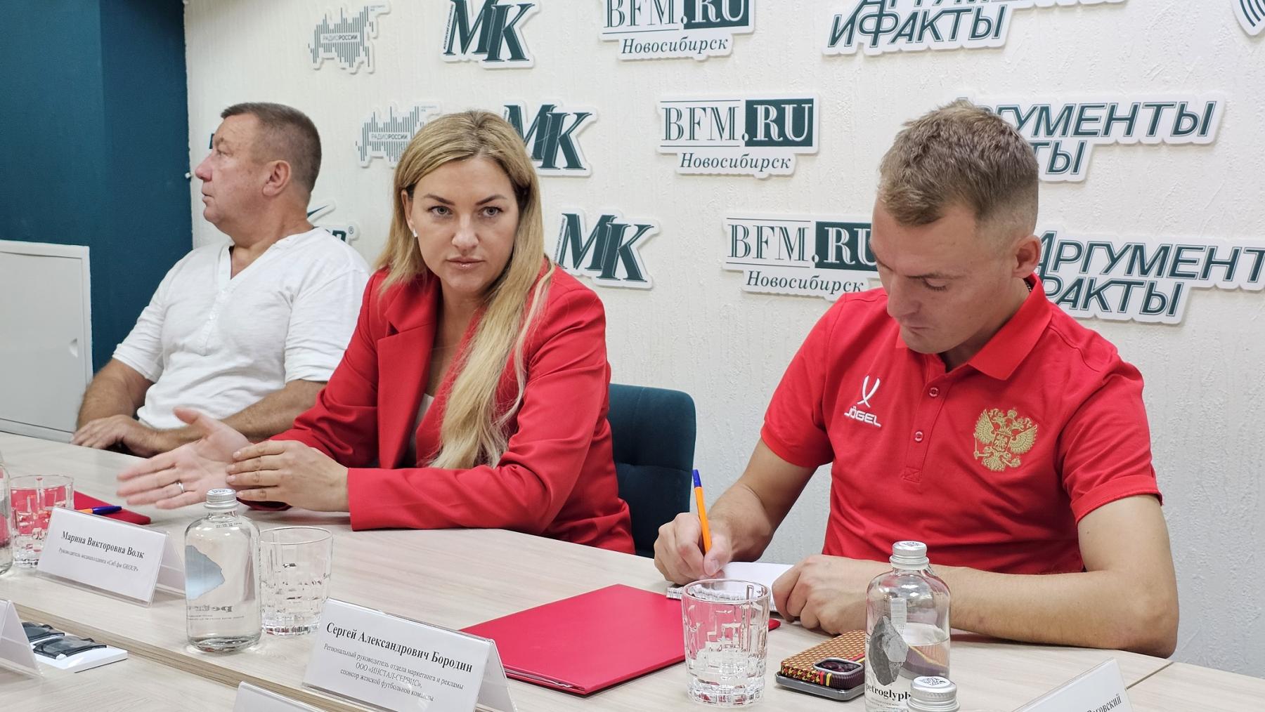 Фото У футбола может быть женское лицо: как в Новосибирске восстанавливается женский футбол 3