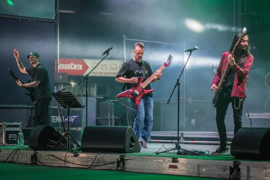 Фото Александр Пушной собрал аншлаг на концерте в Новосибирске. 20 ярких кадров 8