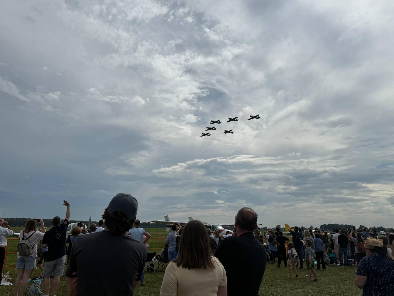Фото Опубликованы яркие кадры с авиашоу в Новосибирске 8 - Сиб.ФМ Фото Опубликованы яркие кадры с авиашоу в Новосибирске 8