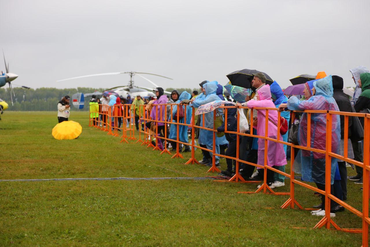 Фото В Мочище стартовал второй день авиашоу. Онлайн 3 - Сиб.ФМ Фото В Мочище стартовал второй день авиашоу. Онлайн 3