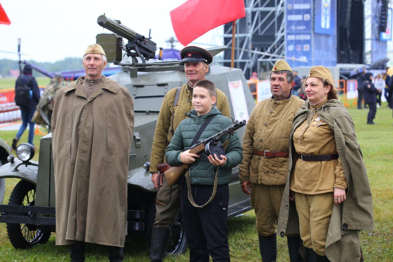 Фото В Мочище стартовал второй день авиашоу. Онлайн 2 - Сиб.ФМ Фото В Мочище стартовал второй день авиашоу. Онлайн 2